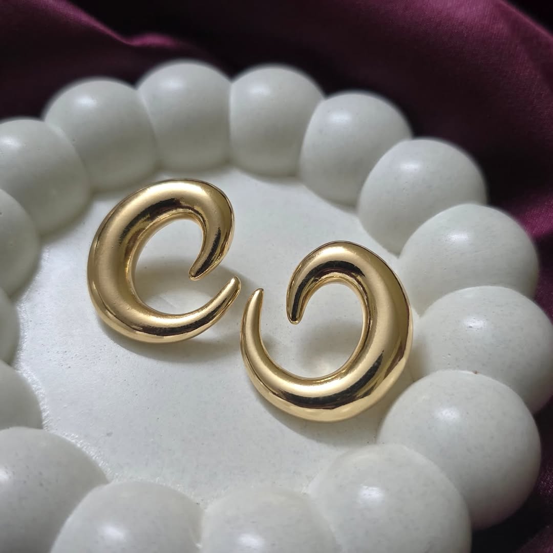Soft Curve Studs