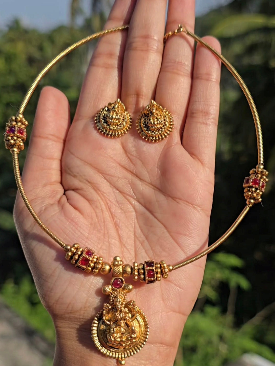 Lakshmi Devi Temple Necklace Set (Red)