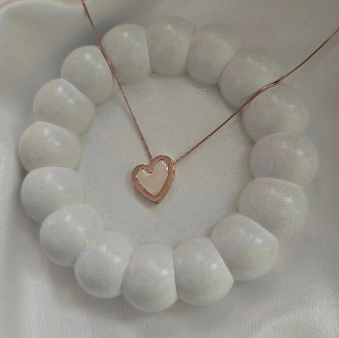 WHITE CLASSIC SWEET HEART PENDANT